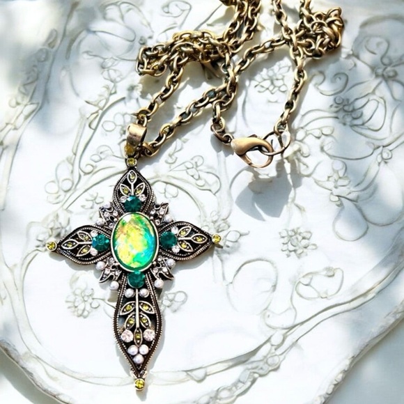 Elegant Green, Gold, and Bronze toned Cross Pendant Necklace - Picture 13 of 16